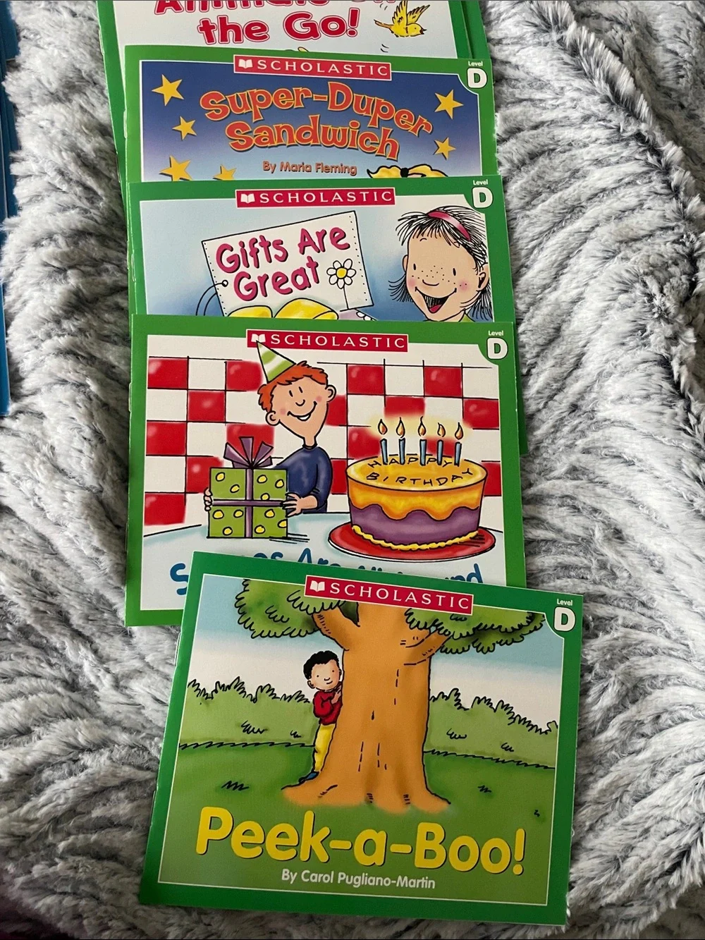 Scholastic Mini Early Reader Book Set - Red, Blue, Green, Yellow